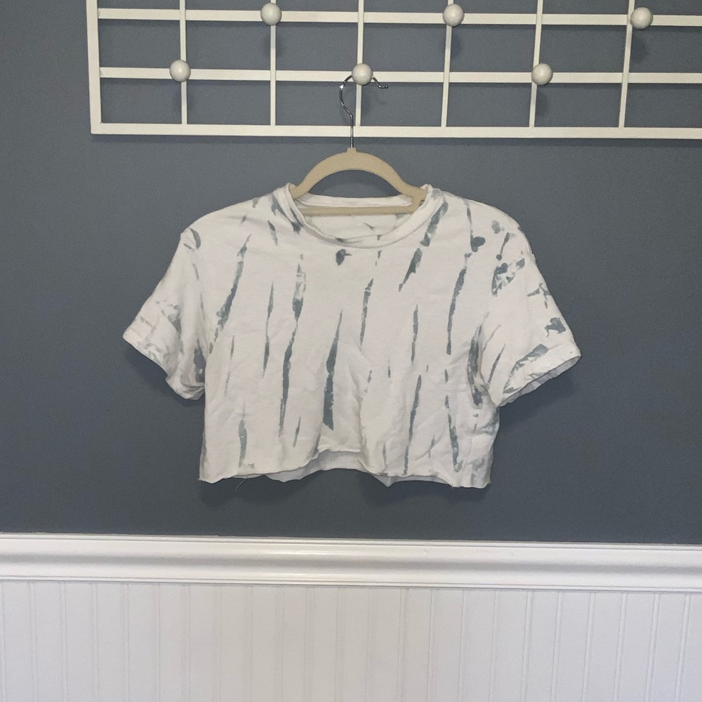 Cropped Tee - Picture 4 of 4
